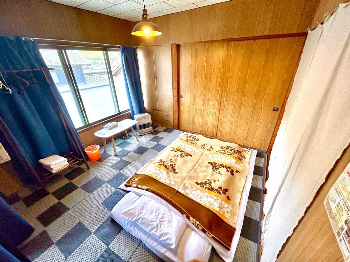 四国旅行のhub拠点 古民家ゲストハウス Heso Camp Миёси Экстерьер фото
