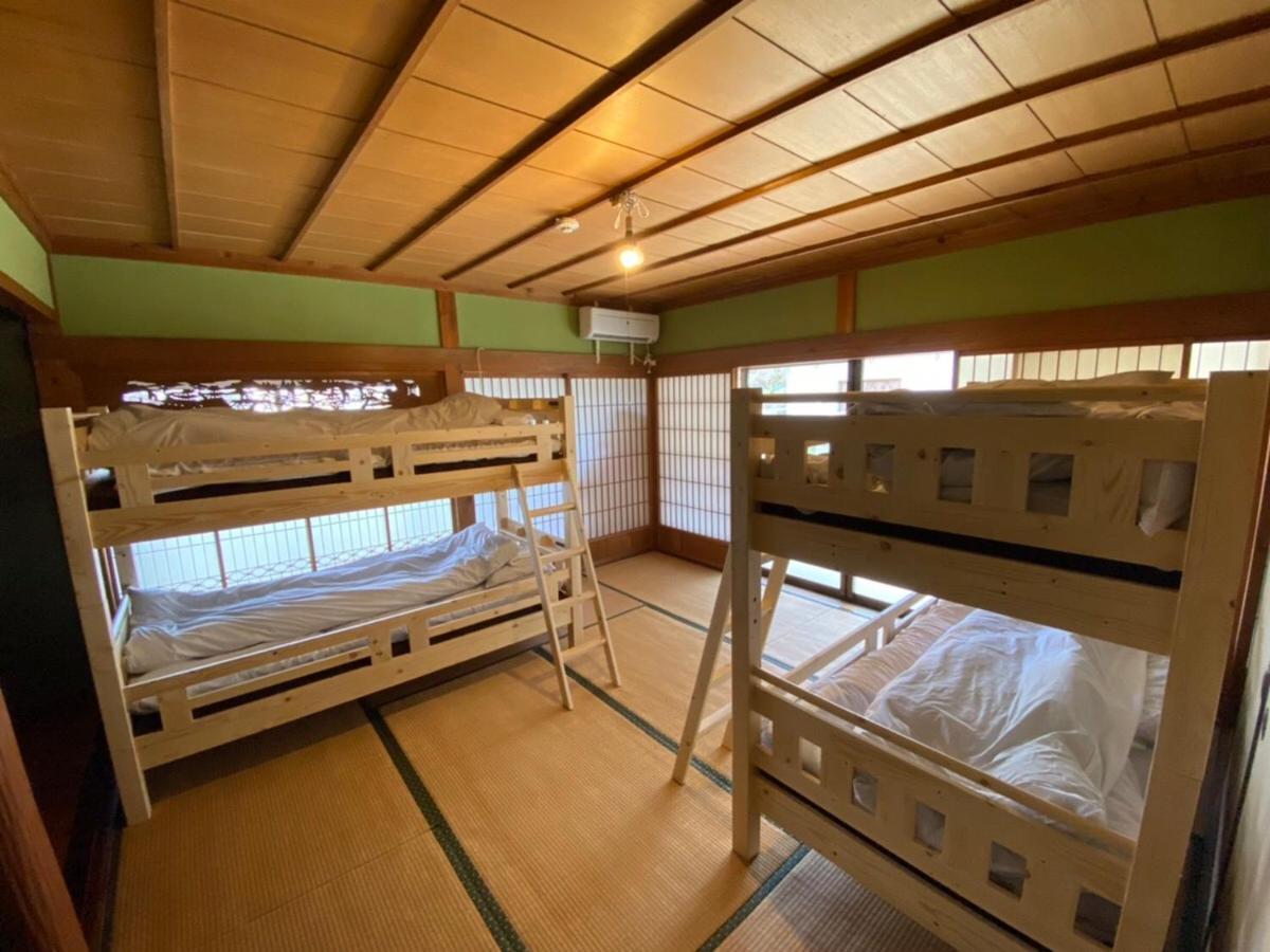 四国旅行のhub拠点 古民家ゲストハウス Heso Camp Миёси Экстерьер фото